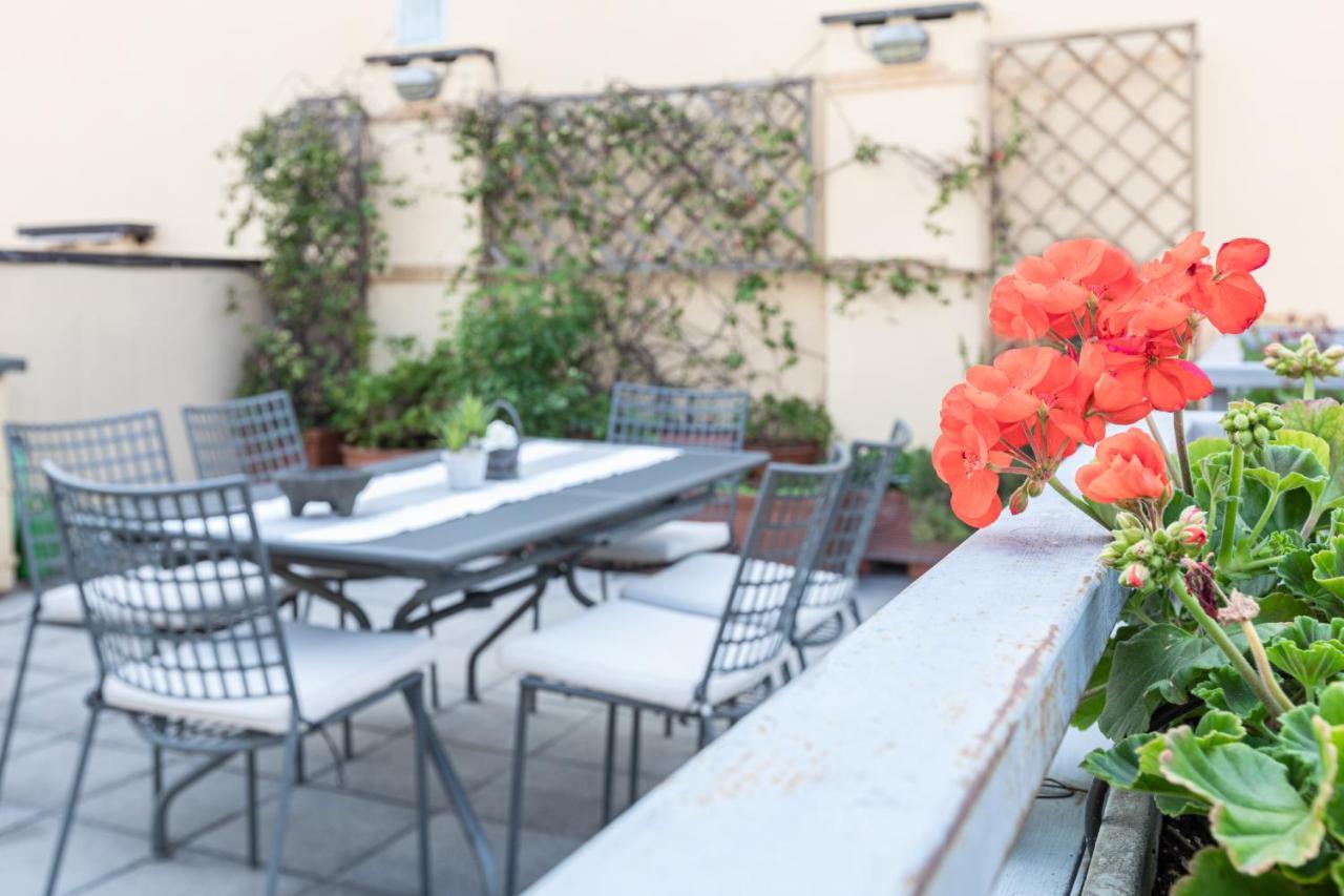 Sempione Split-Level Terrace Apartment - Top Collection Milánó Kültér fotó