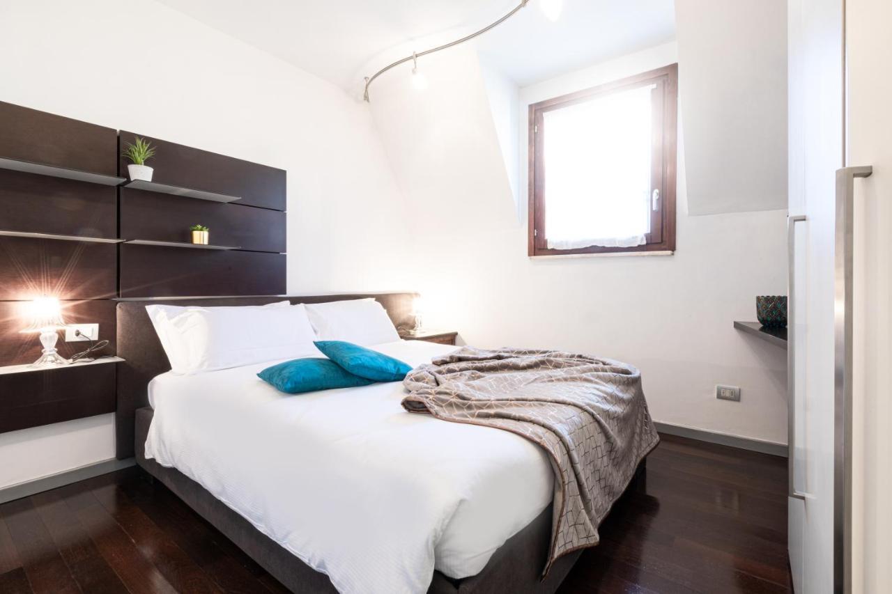 Sempione Split-Level Terrace Apartment - Top Collection Milánó Kültér fotó