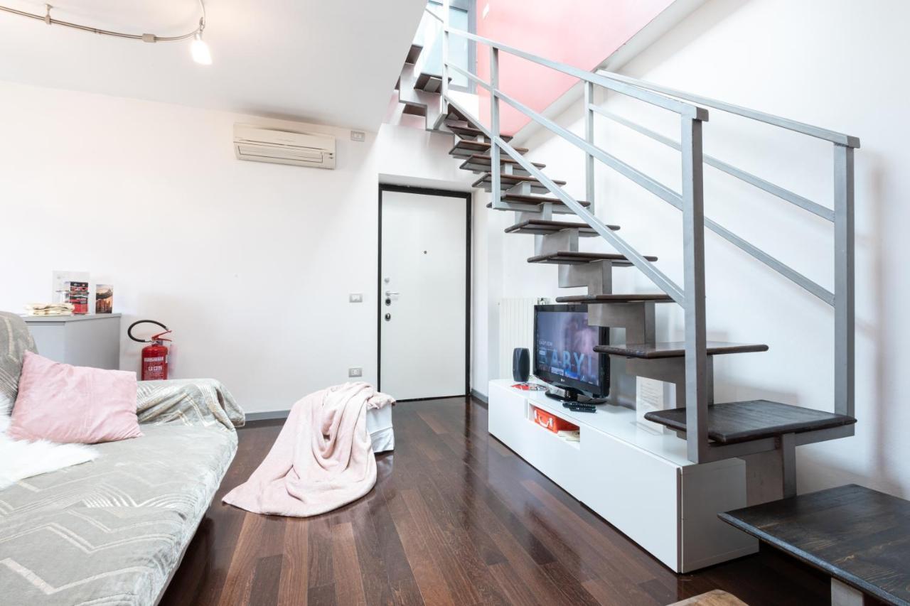 Sempione Split-Level Terrace Apartment - Top Collection Milánó Kültér fotó